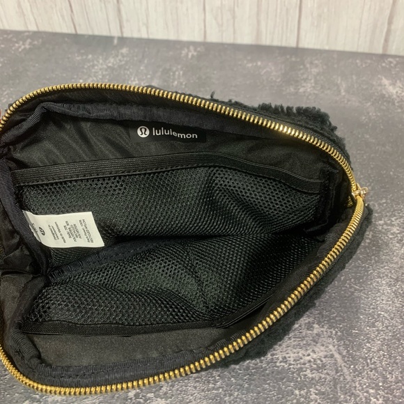 Lululemon Fleece Everywhere Belt Bag - Picture 9 of 11